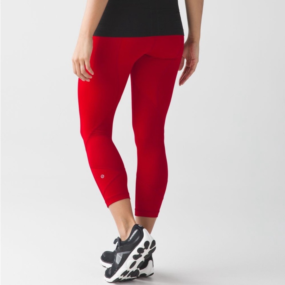 Lululemon Pace Rival Crop 23 sz 6 Red